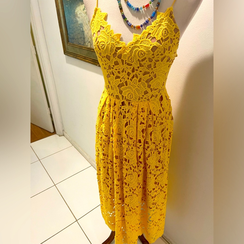 H & M Yellow Lace Spaghetti Strap Dress Size 4